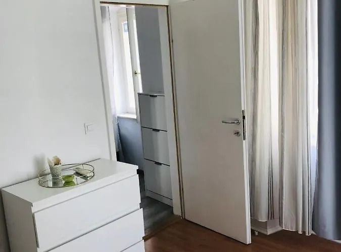 Apartment West Split